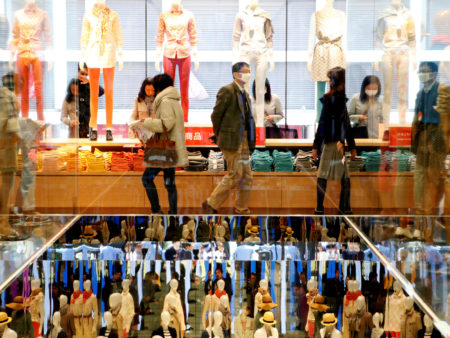 Uniqlo a réduit de 90% sa main d'œuvre dans son principal entrepôt japonais pour rivaliser avec Amazon