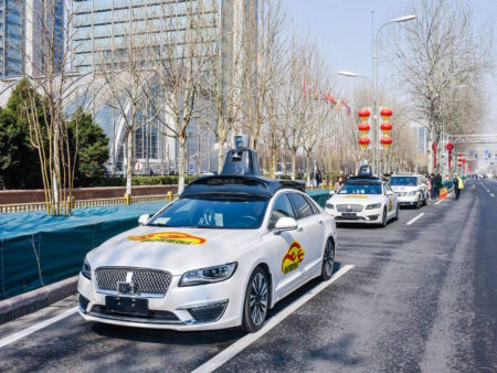 Le moteur de recherche chinois Baidu enregistre une hausse de ses revenus et rassure les investisseurs sur sa capacité à rivaliser avec Tesla et Google dans la voiture autonome