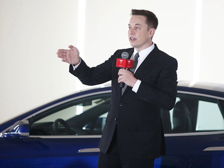 Elon Musk a acheté pour 25M$ d'actions Tesla un jour seulement après avoir annoncé le licenciement de 9% des effectifs