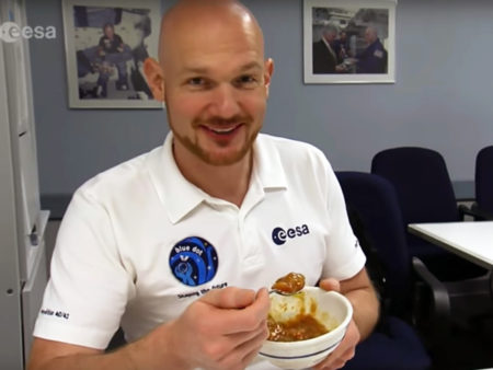 Les grains de sel sont interdits sur l'ISS pour la sécurité des astronautes — voici toutes les exigences de l'ESA concernant les plats consommés dans l'espace