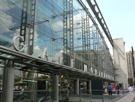 Le trafic est interrompu à la gare Montparnasse à cause d'un incendie sur un poste électrique — et perturbe les départs en vacances