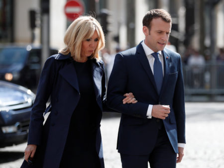 Emmanuel Macron a fait une analogie très simple avec le mariage pour justifier la suppression d'une taxe payée par 128 personnes après son lancement