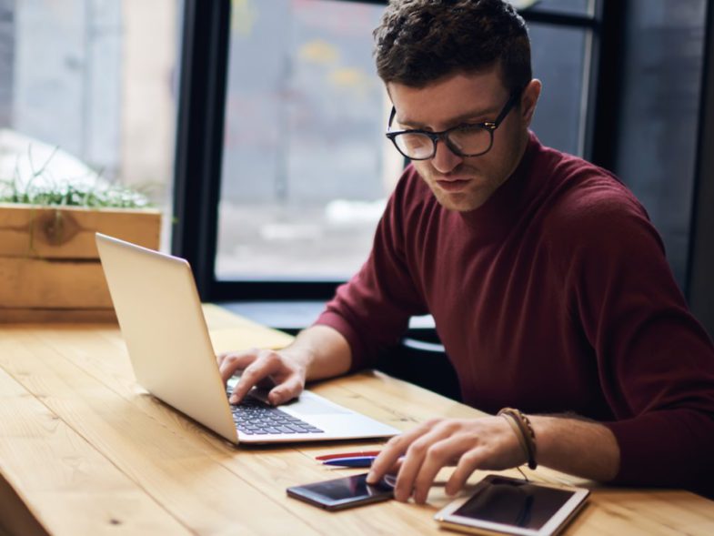 Garder votre téléphone sur votre bureau peut vous sembler anodin — mais des chercheurs ont découvert que c'est une distraction même quand il est éteint