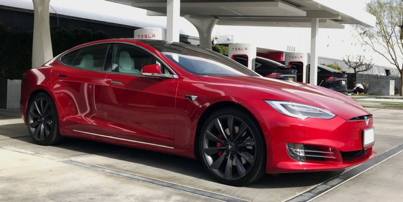 Tesla fait face à son plus grand rappel de véhicules à ce jour — il concerne 123.000 Model S