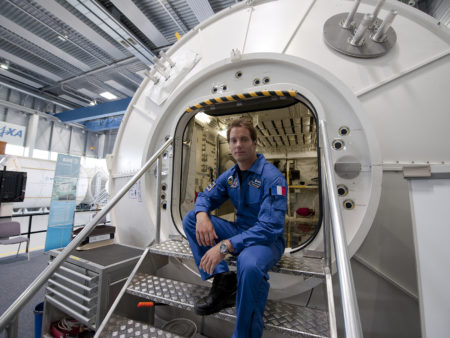 L'impressionnant parcours de Thomas Pesquet, champion de judo doué au saxo, devenu l'astronaute français le plus populaire de l'histoire