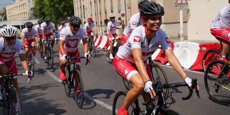 Sylvie Tellier Miss France soutient au Tour de France le Mécénat Chirurgie Cardiaque