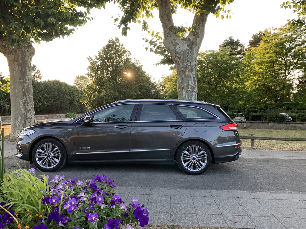 Ford Mondeo SW Hybrid Vignale