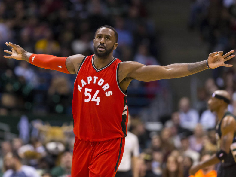 Patrick Patterson célèbre une victoire de Toronto face à Milwaukee Bucks. Jeff Hanisch-USA TODAY Sports